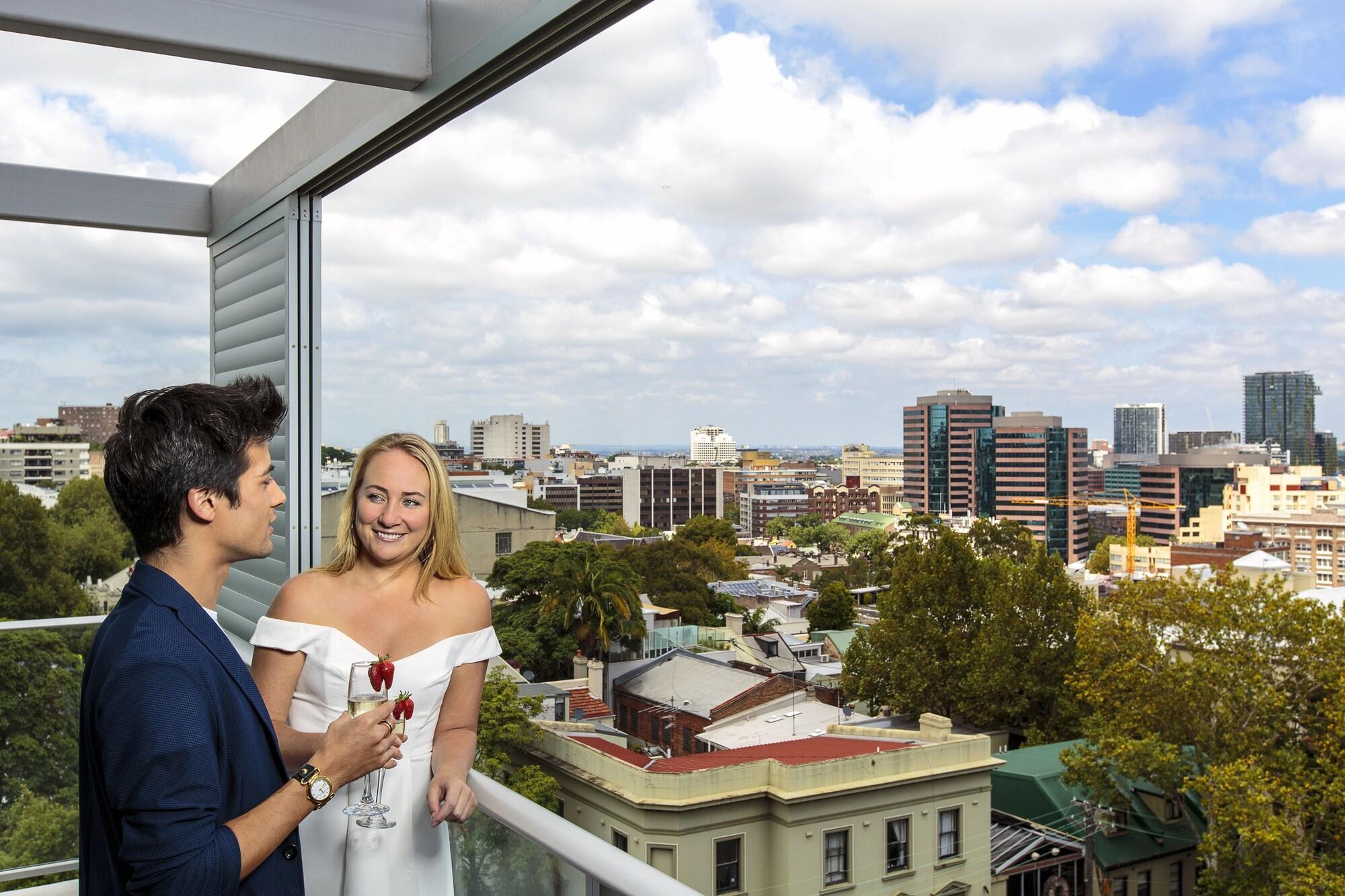 Adge Hotel And Residences Sydney Exteriör bild